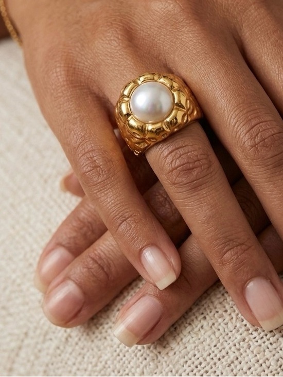 Jewelry - Elegant Gold and Pearl Ring